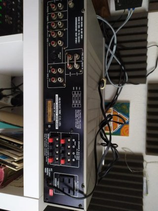 Akai am u02
