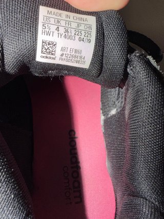 Zapatillas Adidas Negras y Grises
