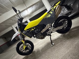 Husqvarna 701 Supermoto 2024