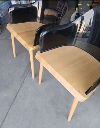 Conjunro 2 Sillas con brazos. Madera de fresno