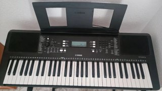 Teclado Yamaha PSR-E373