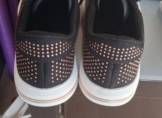 Zapatillas Skechers Talla 38 Negro y Dorado