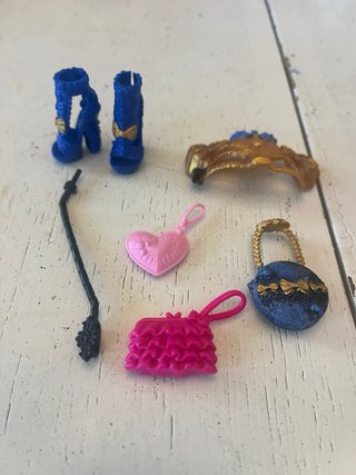 Lote Ropa y Accesorios Muñeca Barbie