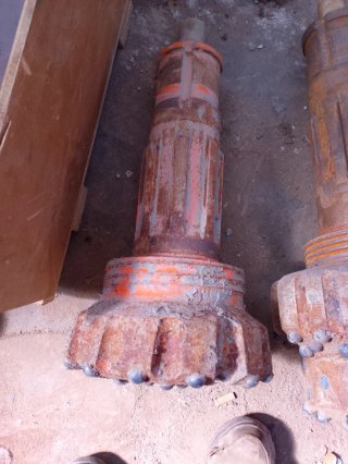 Tallantes de entubación simultánea (Pozos de agua)