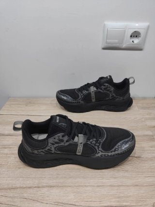 New Balance fresh foam x hierro v8 negro 43