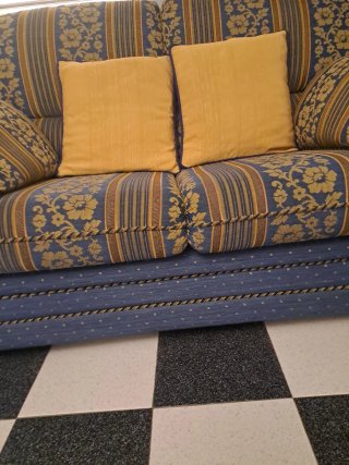 Sofa de dos plazas  Calidad Extra Artesanal