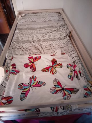 Cama alta con escalera