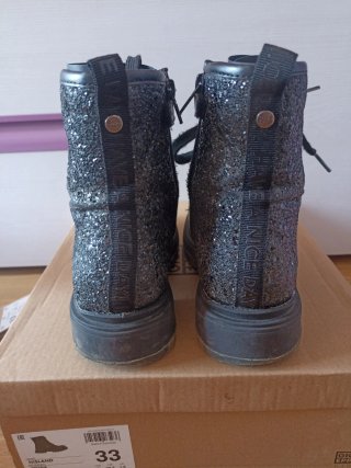 Botas negras niña t.33 Gioseppo