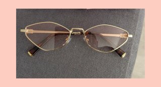 Gafas de sol vintage rosas y doradas