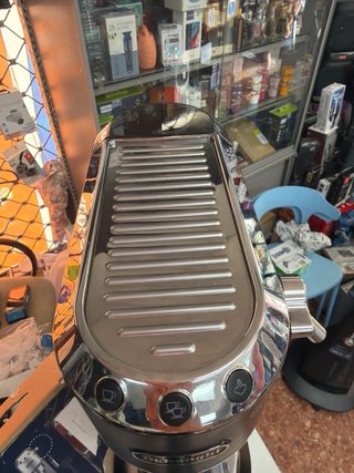 Cafetera De'Longhi Dedica Acero Inox