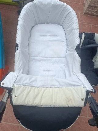 Carro Bebecar con Silla de Coche y Base Isofix