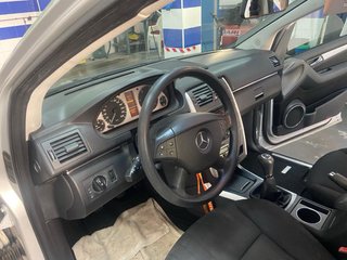 Mercedes-Benz B180 2005