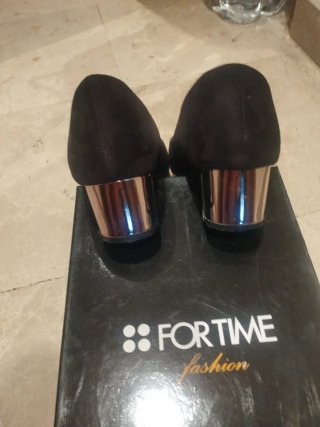Zapato salón terciopelo tacón dorado