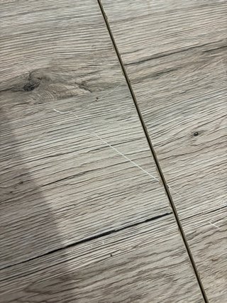 Mesa de salón de madera