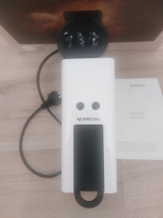Cafetera Nespresso Essenza Mini Blanca