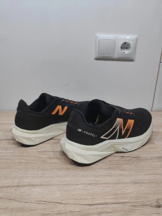 New Balance fuelcell propel v5 grey 43