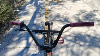 Bicicleta BMX Negra