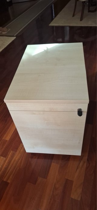 Cajonera de madera para despacho Interior metal
