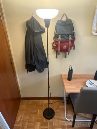 Lámpara de Pie Ikea Negra y Blanca