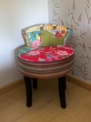 Sillón taburete patchwork vintage
