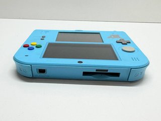 Nintendo 2DS Pokémon Sole e Luna - Blu + caricabatterie