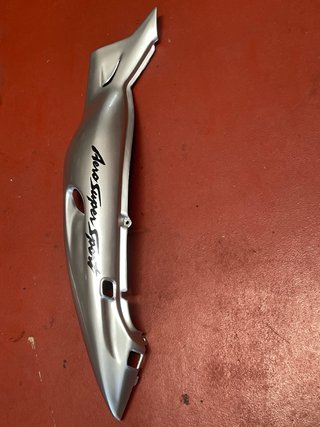 Tapa lateral izquierda YZF 600 Thundercat 2000