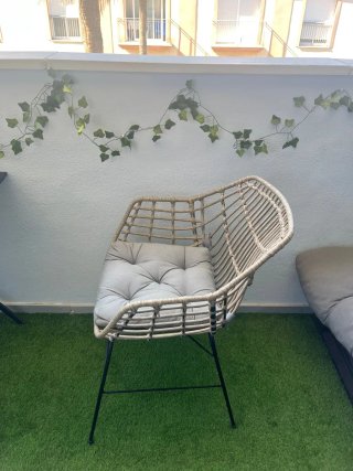 Mesa y 2 sillas terraza ratán