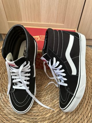 Scarpe Vans Sk8-Hi nere e bianche