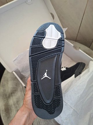 Jordan 4 White Thunder Preto e Branco