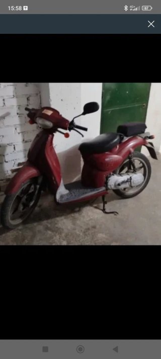 Moto Scooter Roja