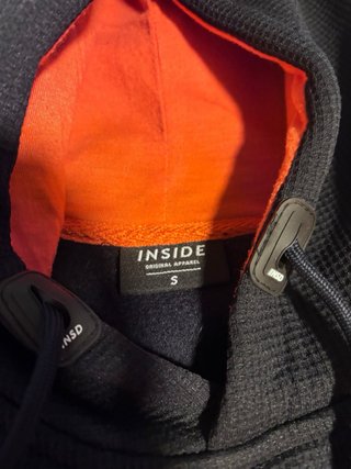 Sudadera STTN SLND Negra y Naranja