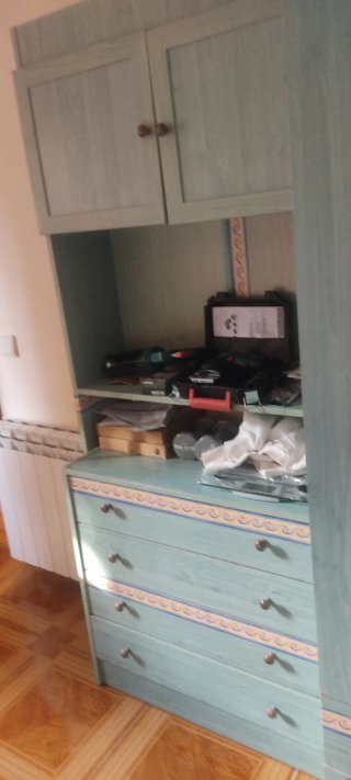 Dormitorio juvenil madera. No incluye colchón.