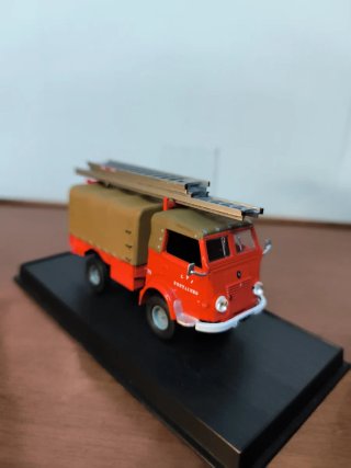 Modellino Camion Vigili del Fuoco 1:50