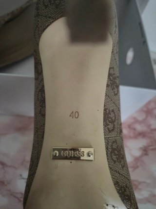 Zapatos Guess Talla 40 Marrón y Dorado