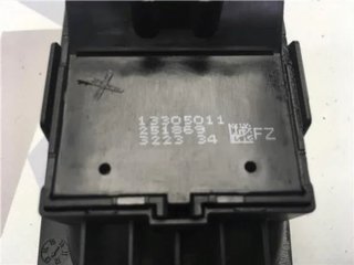 Mando elevalunas Opel 13305011