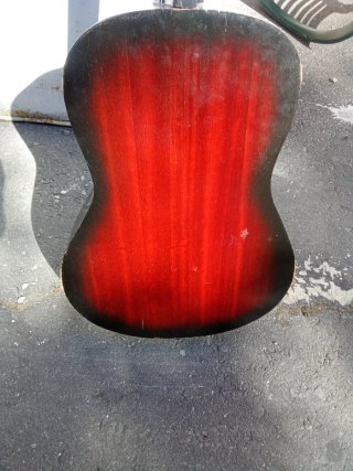 Guitarra para restaurar o piezas
