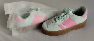 Zapatillas nuevas con caja