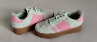 Zapatillas nuevas con caja