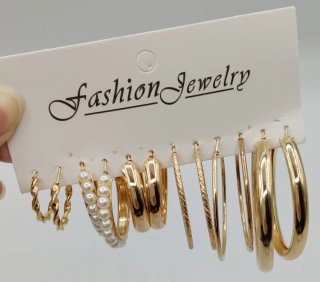 6 pares de aros dorados. NUEVOS