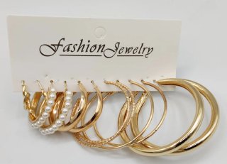 6 pares de aros dorados. NUEVOS