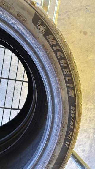 Neumático Michelin 225/45 ZR 17 94Y