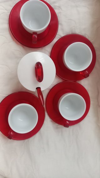 Set 4 tazzine con zuccheriera