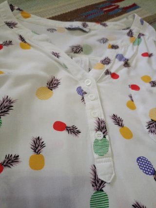 Blusa sin mangas con estampado de piñas verano
