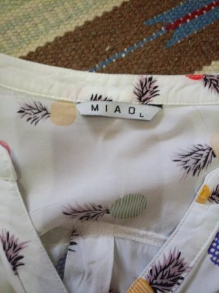 Blusa sin mangas con estampado de piñas verano