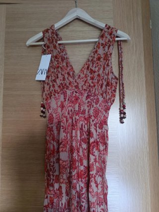 Vestido largo estampado rojo y beige