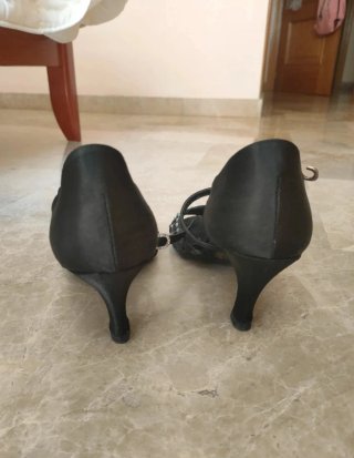Zapatos de baile latino negros