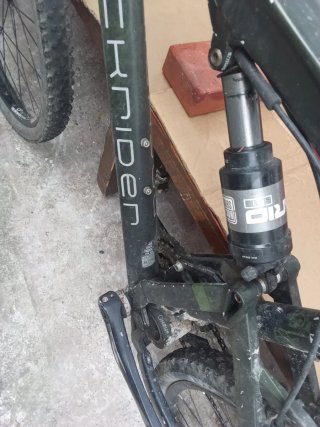 Bicicleta de Descenso Rockrider hay que hacerle