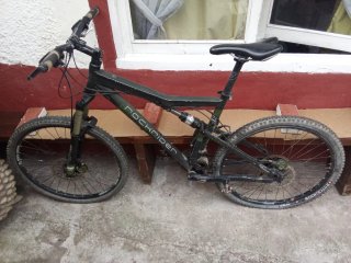 Bicicleta de Descenso Rockrider hay que hacerle