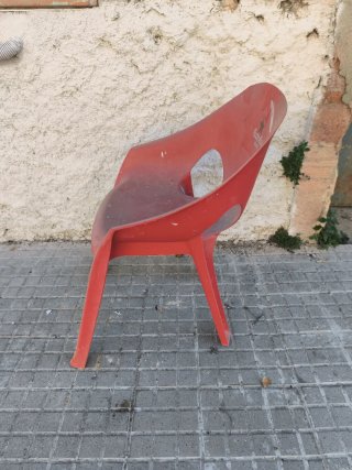 Sillas de bar Estrella Damm rojas
