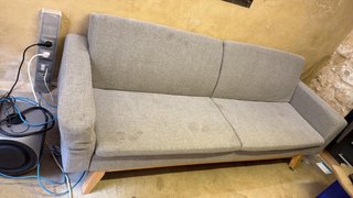 Sofá Cama Gris Tela y Madera
